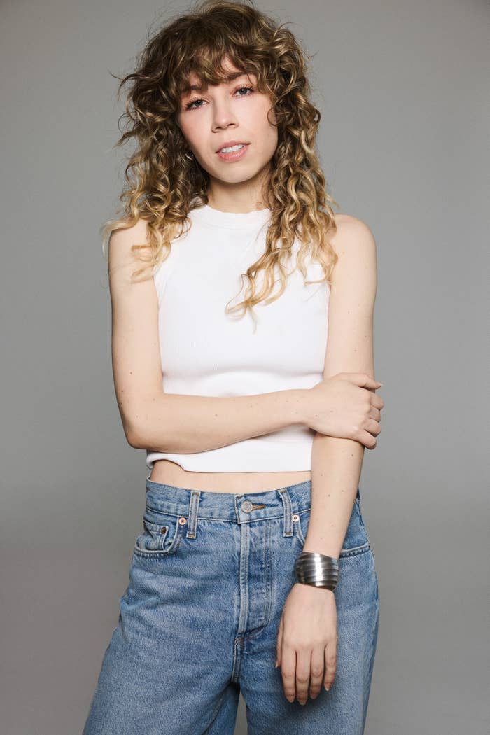 Jennette McCurdy Opens Up About Writing Her Debut Novel "Half His Age" — image 4