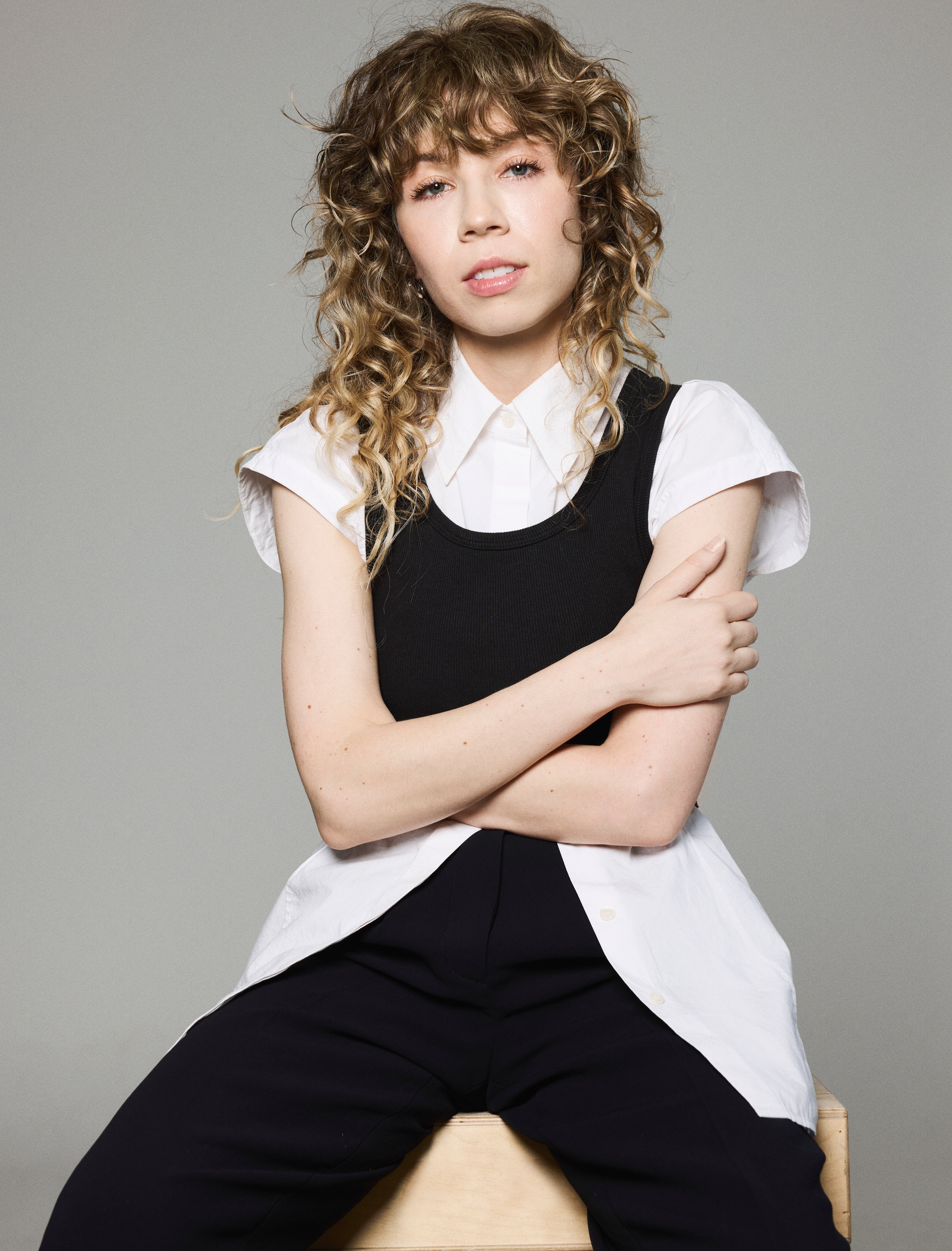 Jennette McCurdy Opens Up About Writing Her Debut Novel "Half His Age" — image 7
