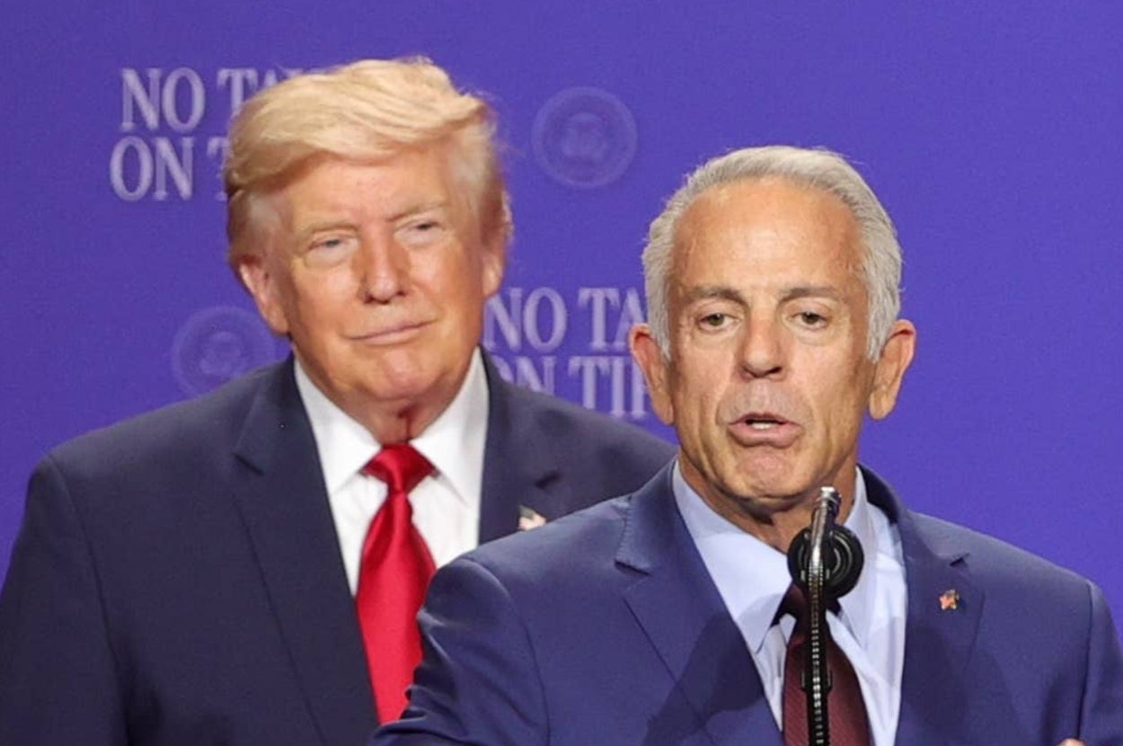 A GOP Governor Had To Tell A Trump Crowd To Stop Booing A Fallen Officer In An Awkward Moment — image 1