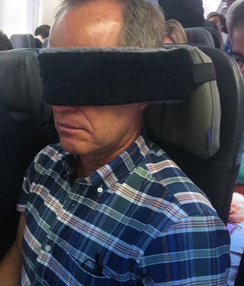 20 Things That’ll Make An Airplane Middle Seat Feel Almost Comfortable — image 7