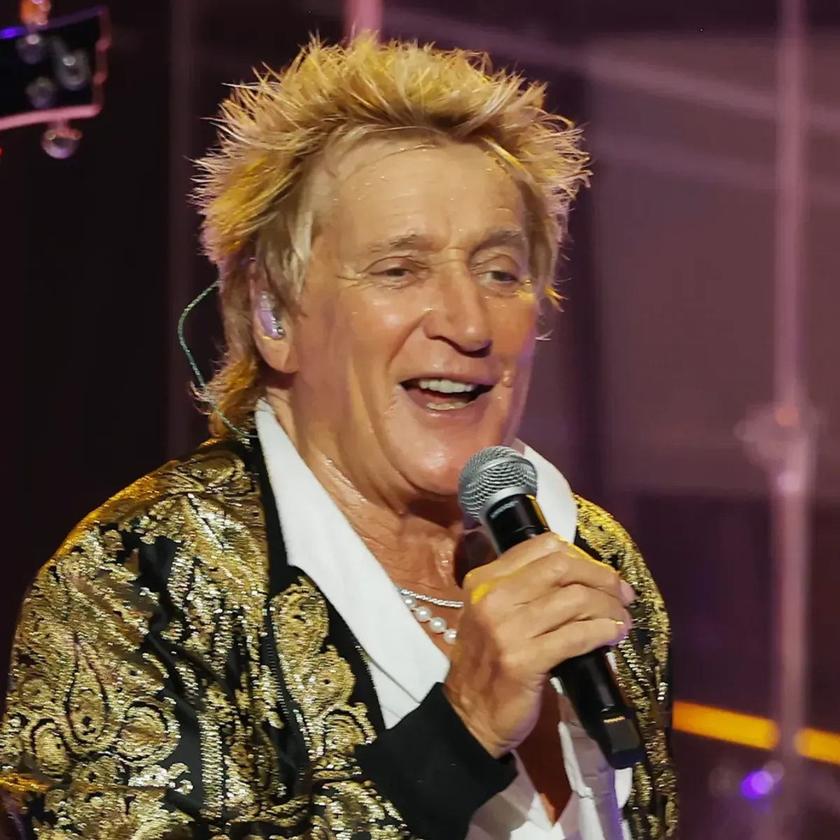 Rod Stewart Undergoes Successful Heart Procedure, Cancels Tour Dates to Recover — image 2