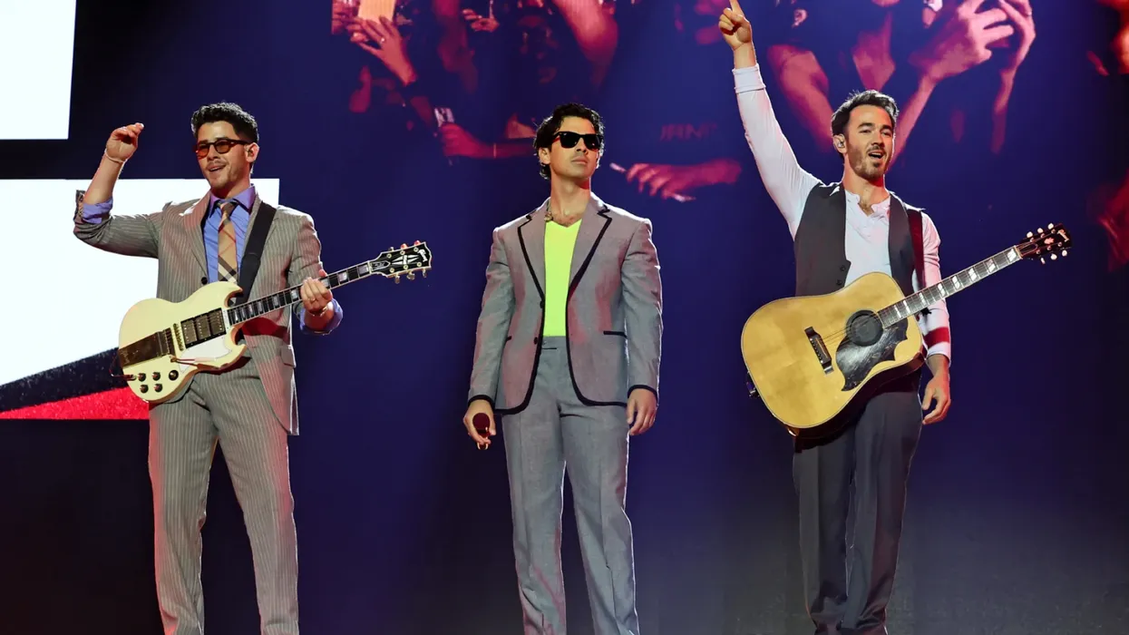 Watch Jonas Brothers Debut New Single ‘Listen When Sad’ Live at Madison Square Garden — image 4