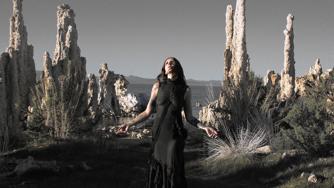 Chelsea Wolfe: The Dark — image 2