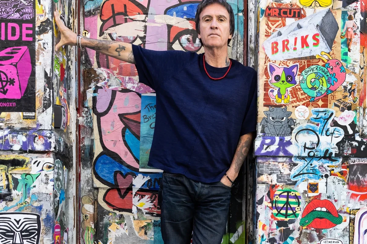 Johnny Marr Finds Defiance in Idealism on New Single ‘It’s Time’ — image 6