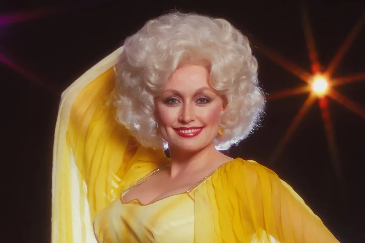 Obama, Bush, Clinton, Trump Pay Tribute to Dolly Parton — image 6
