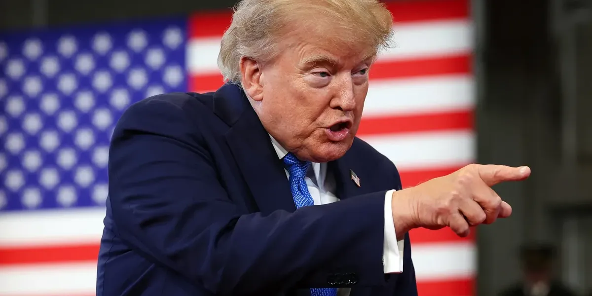 Trump Renames Lake Ontario â€˜Lake Americaâ€™, Forgets That's Not How It Works