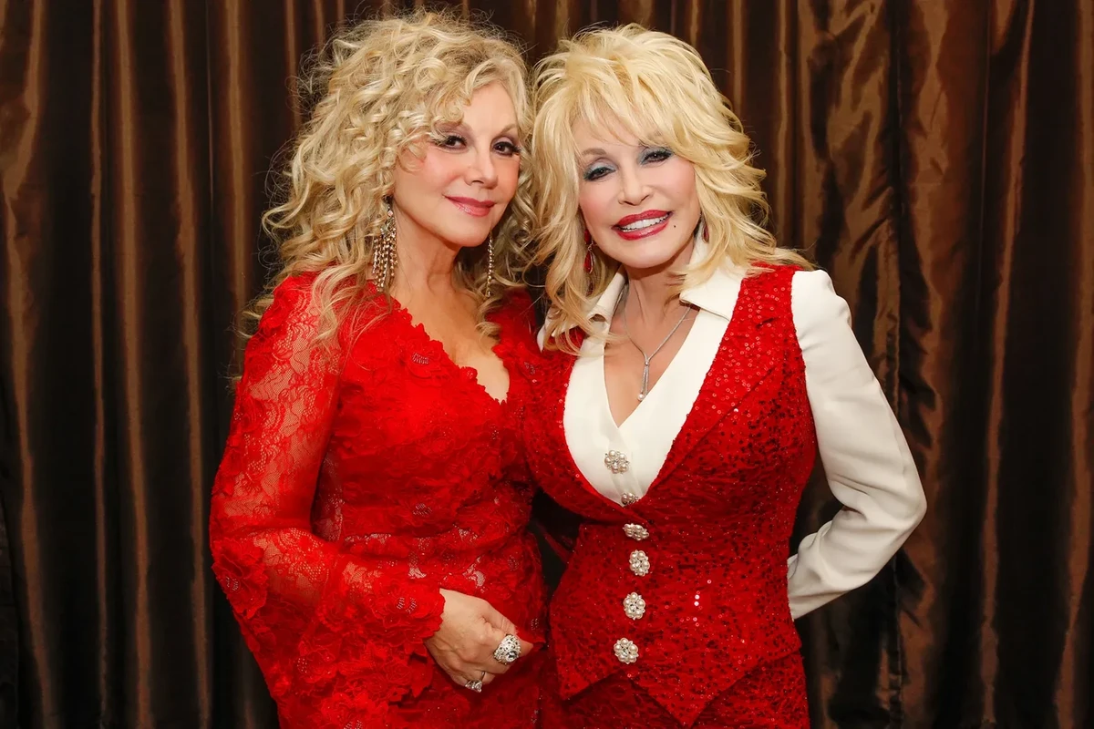 Dolly Parton’s Sister Stella Honors Singer: ‘Dolly Loved the World and Everyone in It’ — image 6