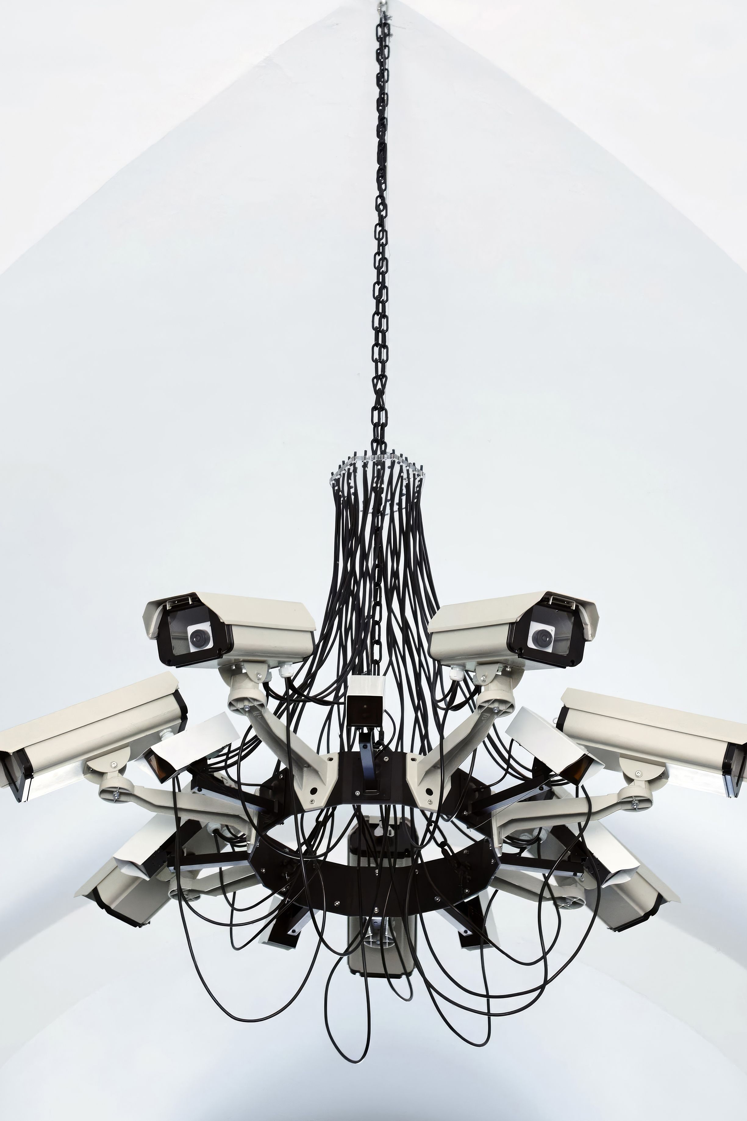 Interpol: This Mirror Weighs a Ton — image 1