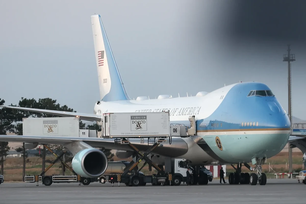 Netflix Rolls Out Trump-in-Catering-Truck Doc Faster Than President Can Order McDonald’s — image 6