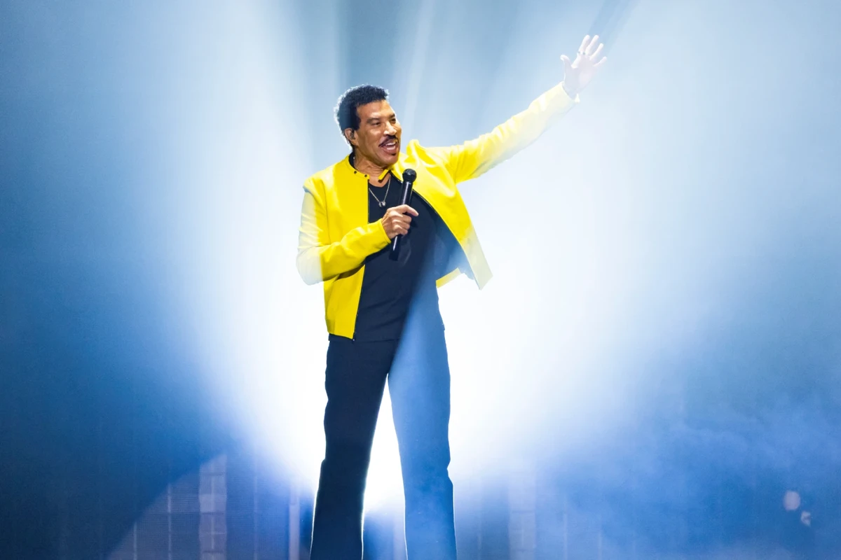 Lionel Richie Hospitalized After St. Louis Concert — image 6