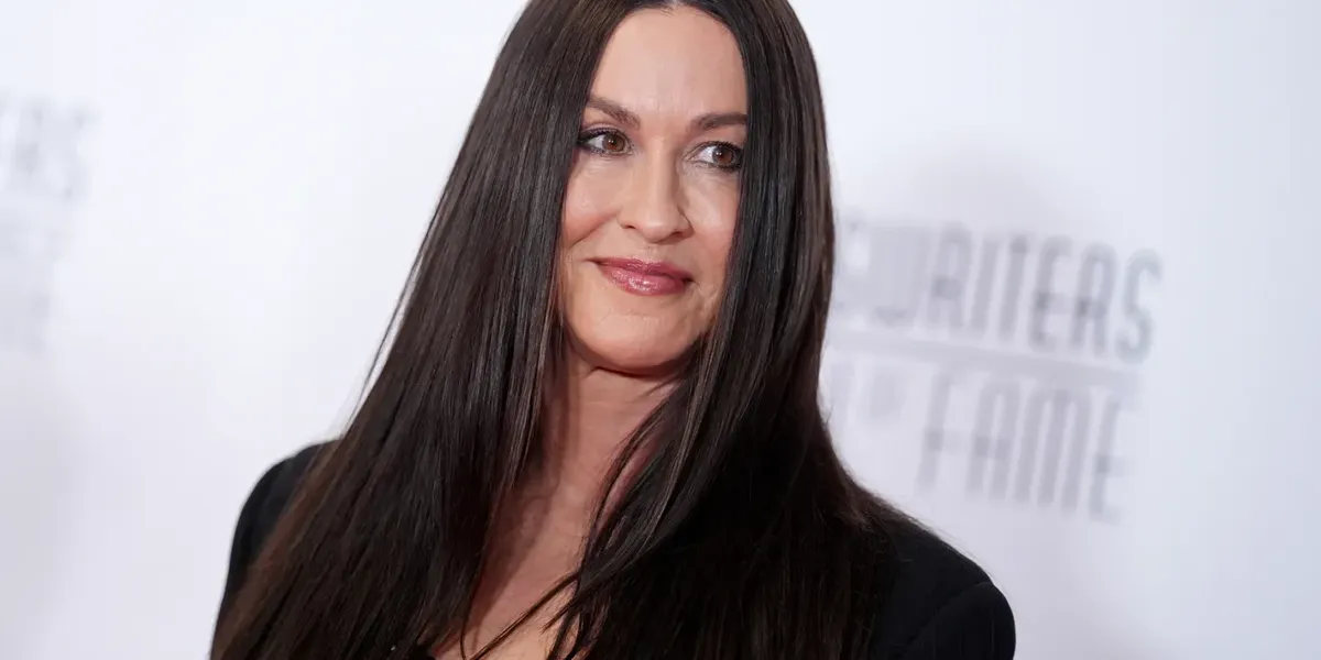 Alanis Morissette Sues Former Tour Manager, Alleges â€˜Extortionateâ€™ Threat Over Airport Drugs
