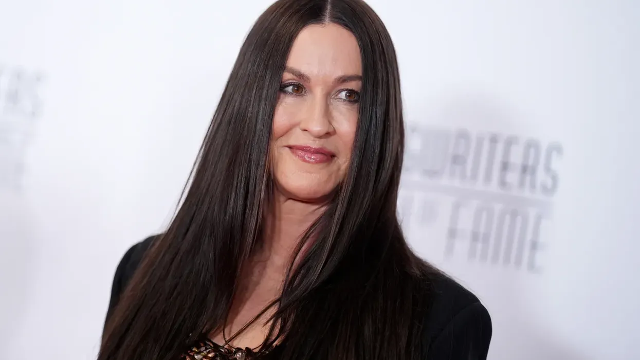 Alanis Morissette Sues Former Tour Manager, Alleges ‘Extortionate’ Threat Over Airport Drugs — image 4