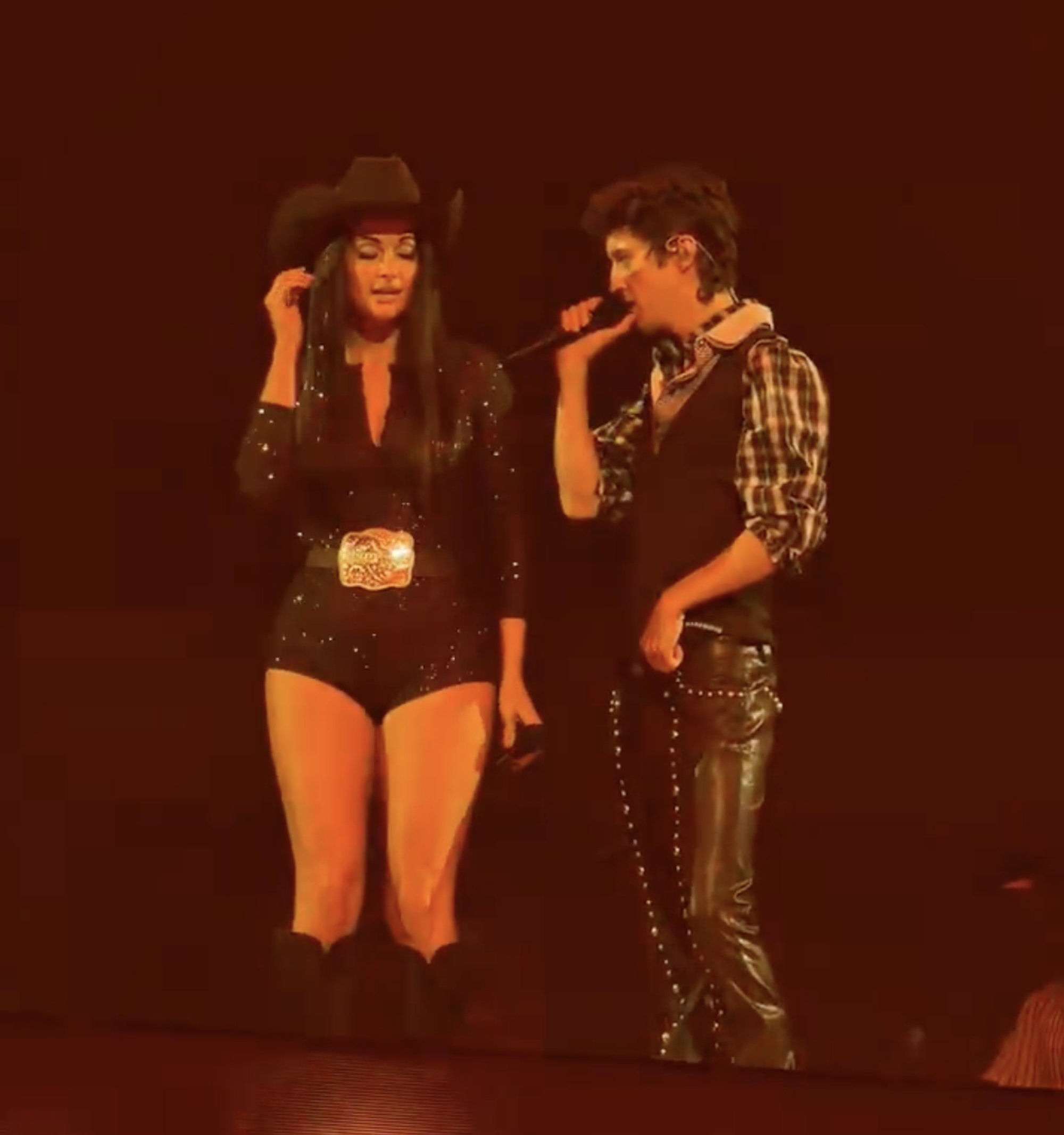 Kacey Musgraves & Troye Sivan "Easy" Live For The First Time: Watch