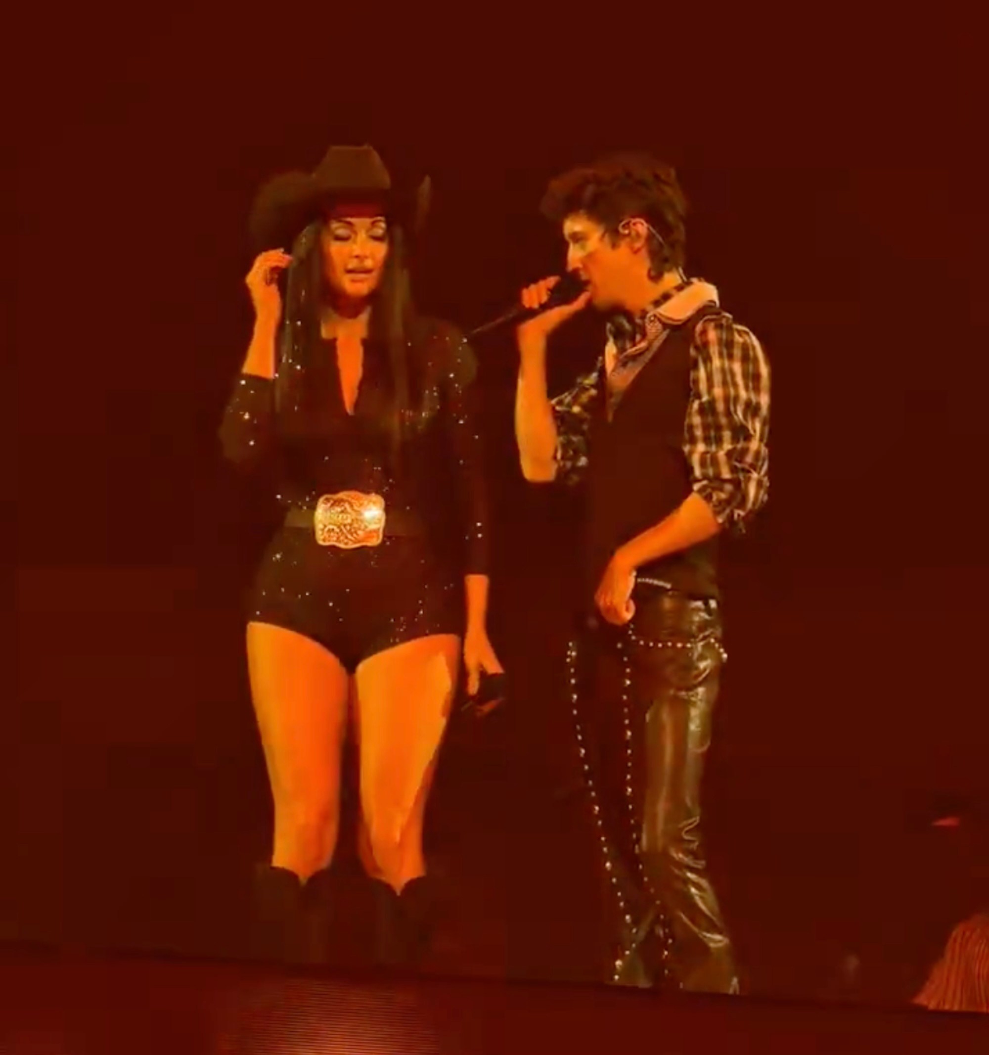 Kacey Musgraves & Troye Sivan "Easy" Live For The First Time: Watch — image 4