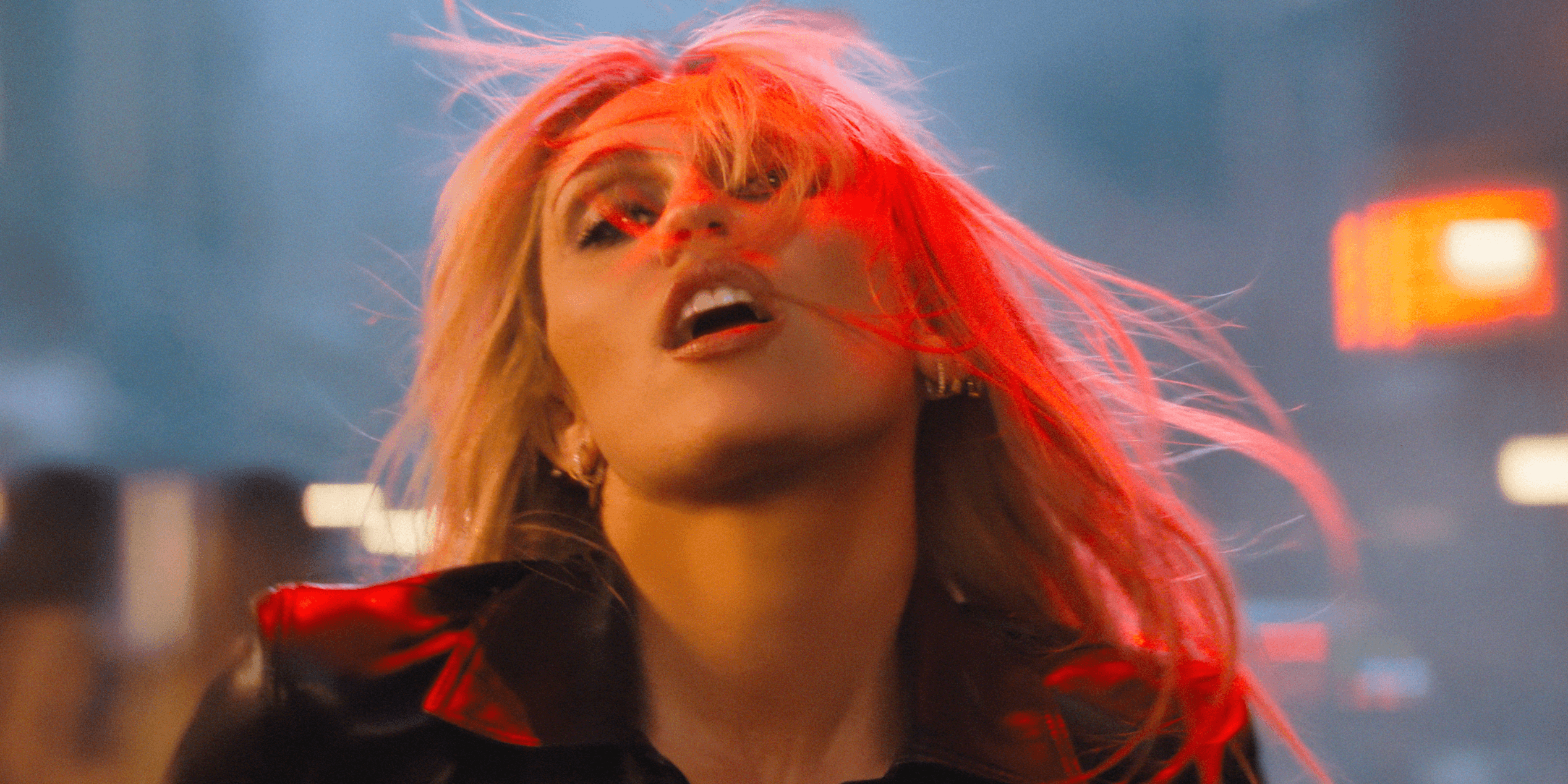 Miley Wants You Dancing in New “Bass Persuades†Video — image 5