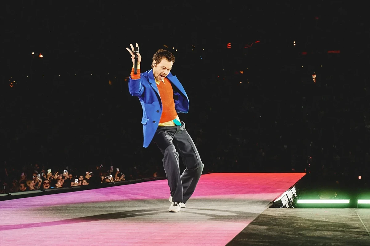 Harry Styles Wants to Dance With Even More of His Friends on His 2027 Stadium Tour — image 6