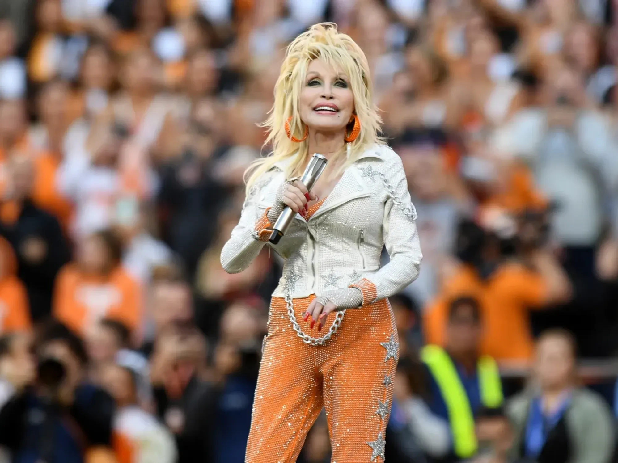 Vote to Rename Nashville International Airport After Dolly Parton Passes Unanimously — image 3