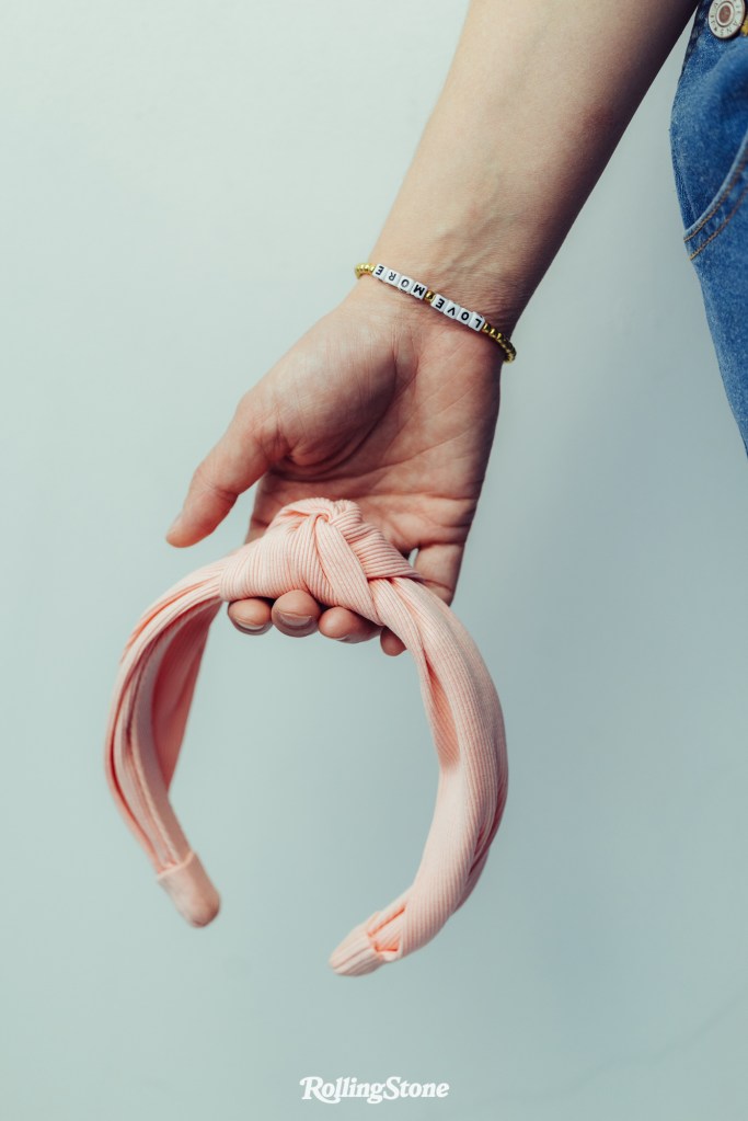 Merriam-Webster Adds ‘Looksmaxxing,’ ‘Cuffing Season,’ ‘Vibe Coding’ to Dictionary — image 10